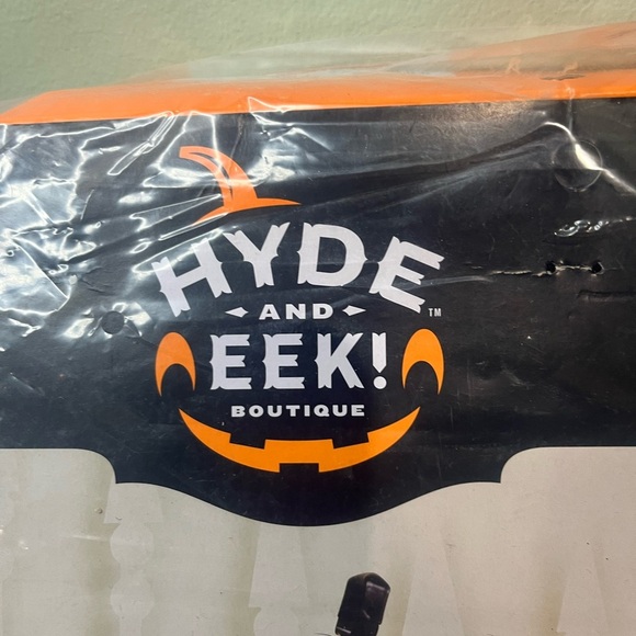 EEK! Boutique Royal Carriage Wagon Kit - Purple and Black - Picture 4 of 7